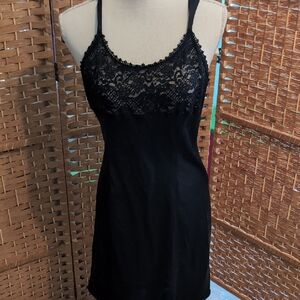 Elegant Black Lace Chemise